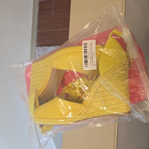 Sunny Yellow Espadrille Wedges - Picture 17 of 17